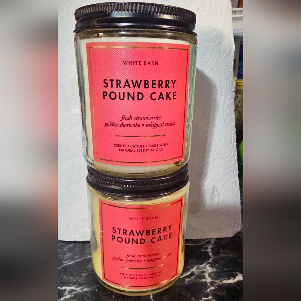 White Barn Strawberry Pound Cake Candle
